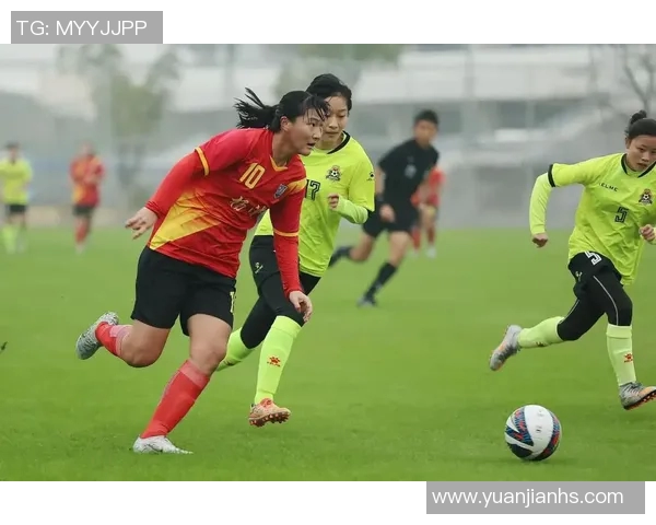 2月16日足球明星齐聚一堂展现风采引发球迷热烈追捧 2月16日足球明星齐聚一堂展现风采引发球迷热烈追捧