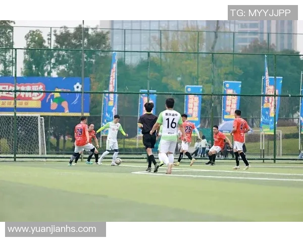 万亚马足球明星的辉煌历程与对足球的热爱之旅