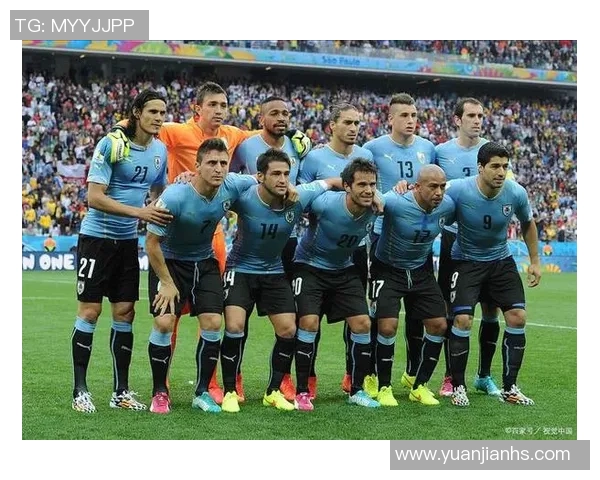 最帅足球明星街头风采大揭秘球场之外的魅力与时尚碰撞