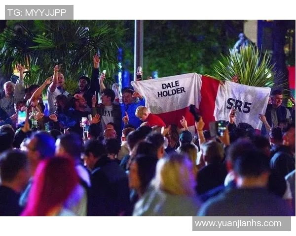 欧洲足球疫情影响下的联赛调整与球迷回归的前景分析